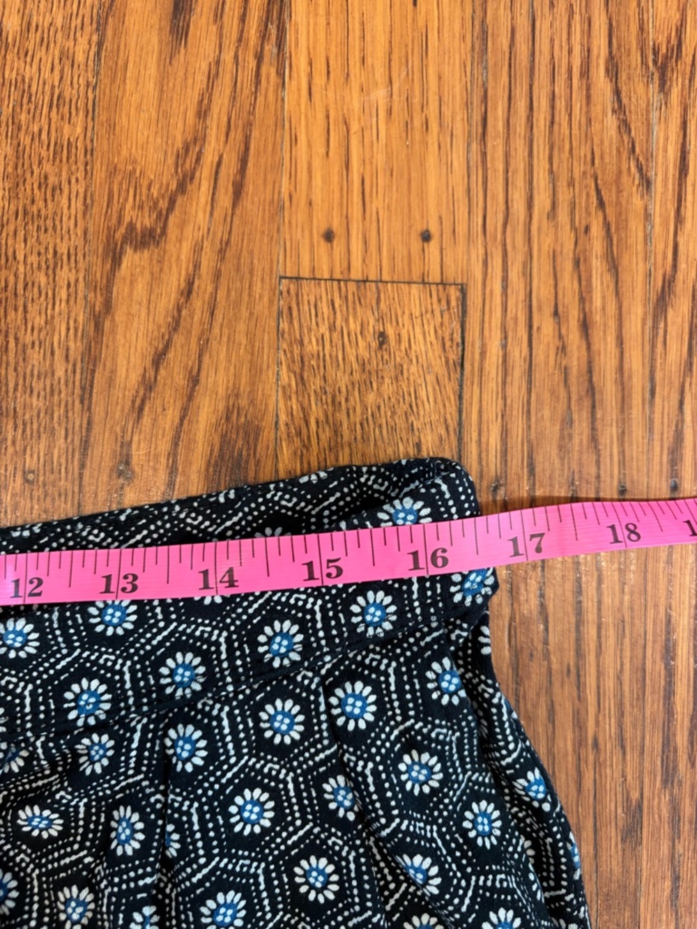 J. Jill Pleated Wide Leg Patterned Pants - Medium - Picture 6 of 7